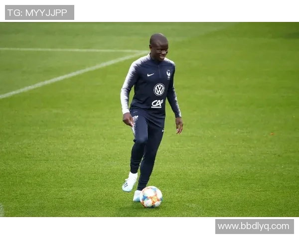 全球足球巨星实力榜单揭晓谁是当今最强球员的巅峰之争